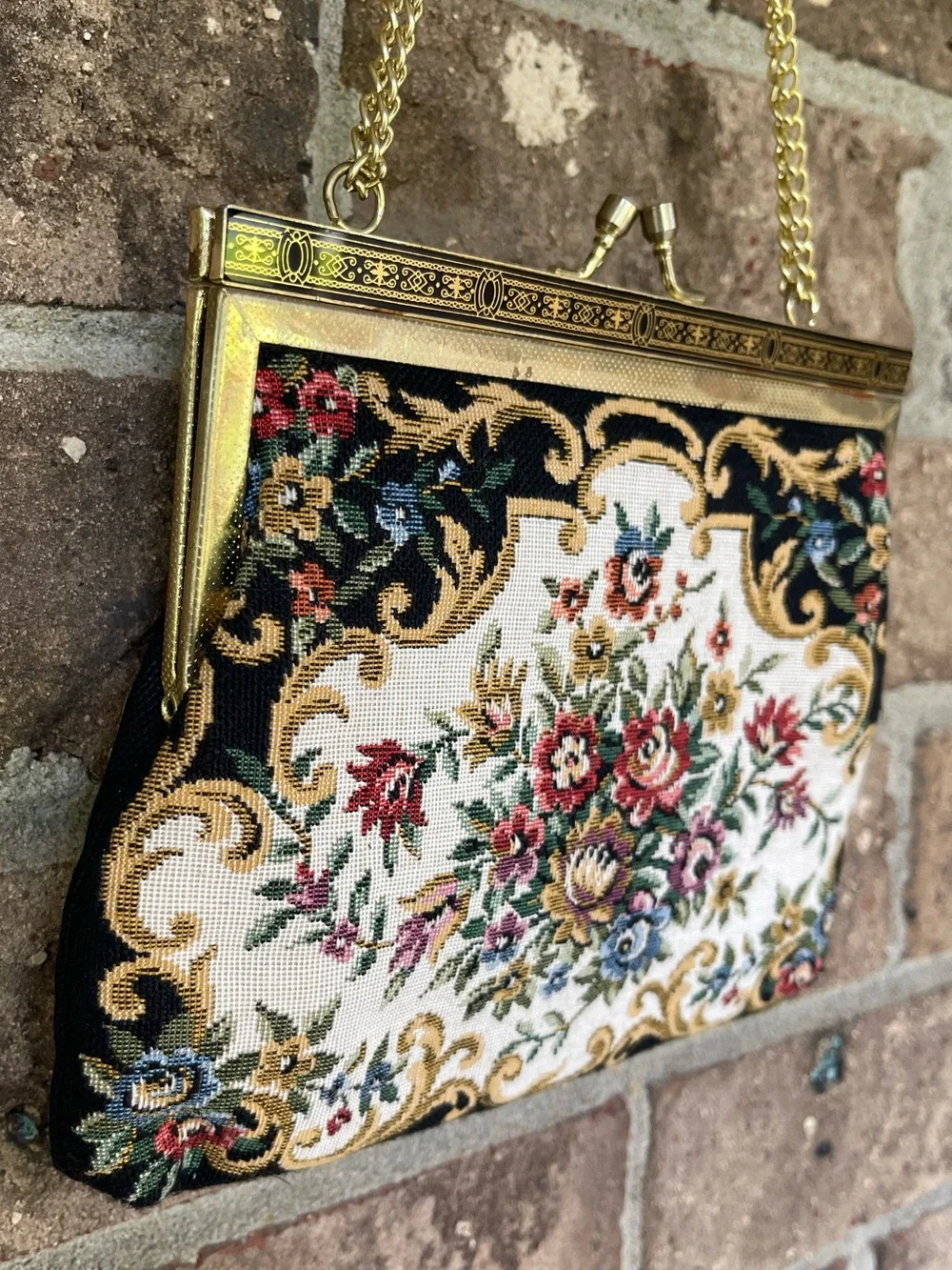 Vintage Floral Tapestry Needlepoint Purse Gold Chain Kiss Lock Handbag